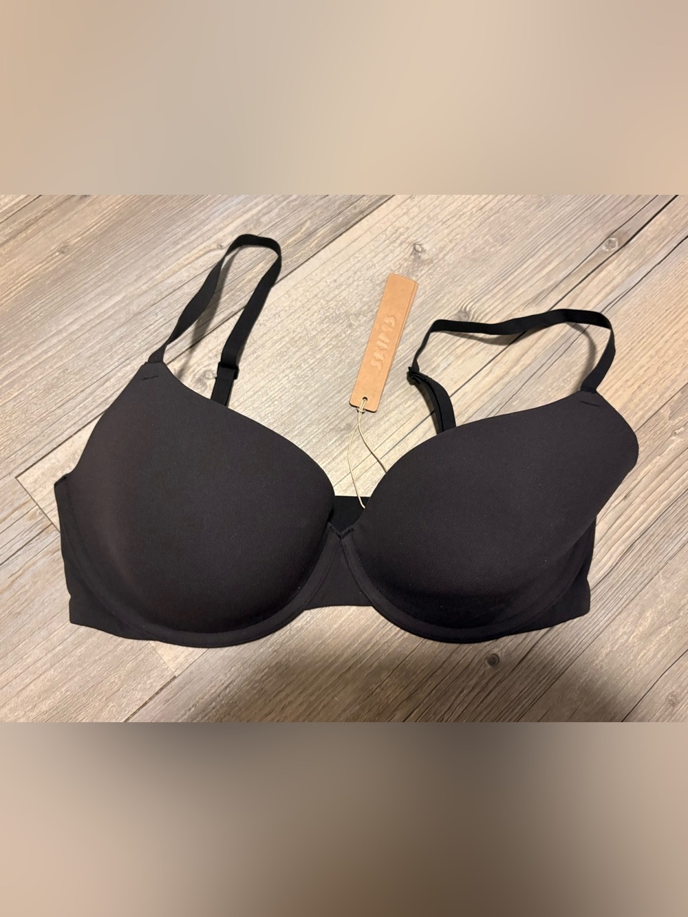 SKIMS Kim Kardashian Fits Everybody Tshirt bra 34D new with tags